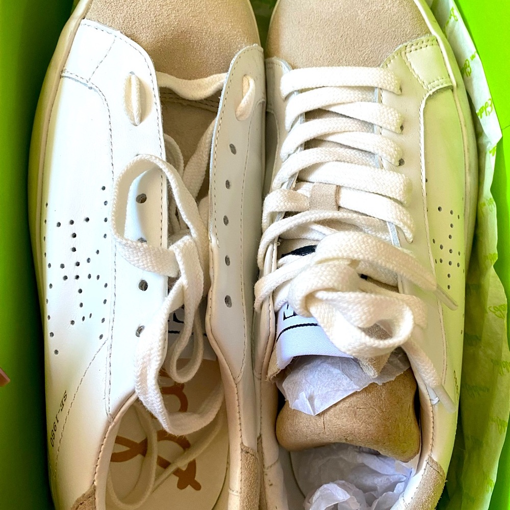 Brand new!!!Kid sneakers
